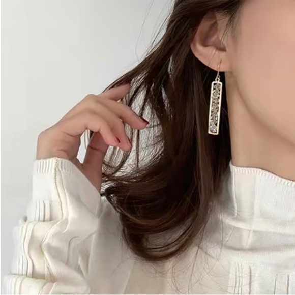 Crystal Rectangle Drop Earrings - Picture 3 of 7